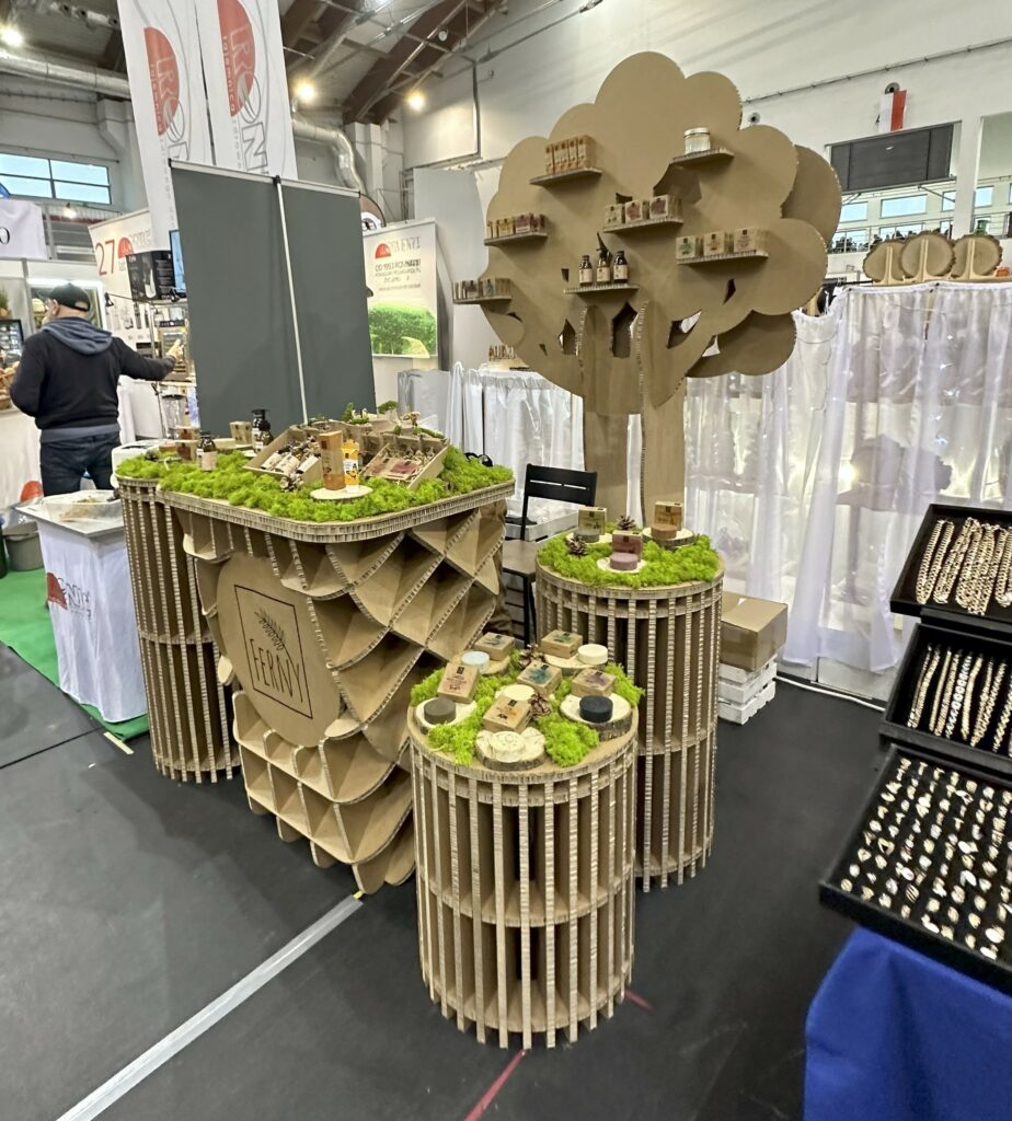 Eko stoisko z kartonu 16mm