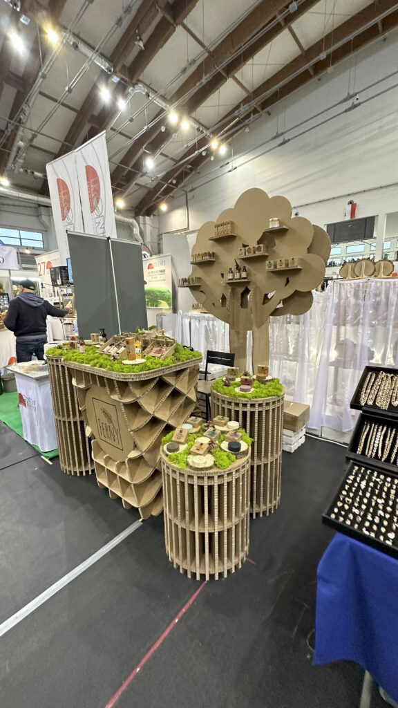 Eko stoisko z kartonu 16mm