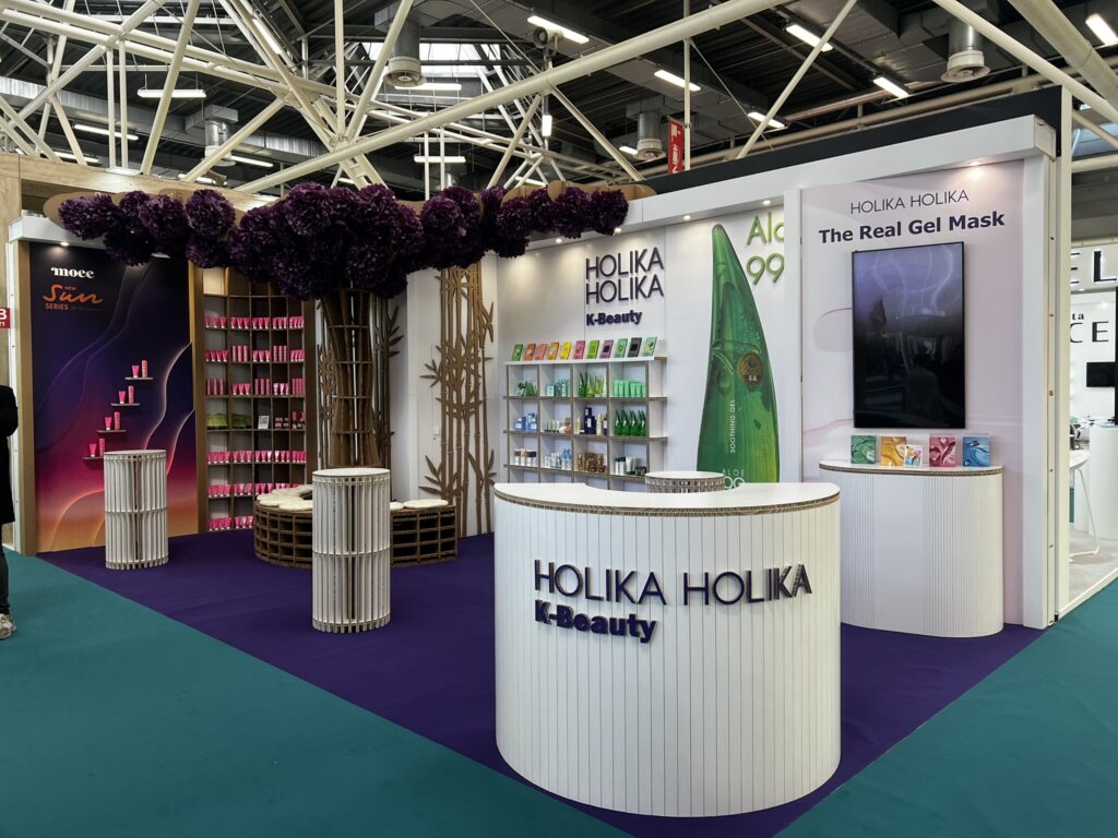 stoisko targowe z kartonu w Bolonii